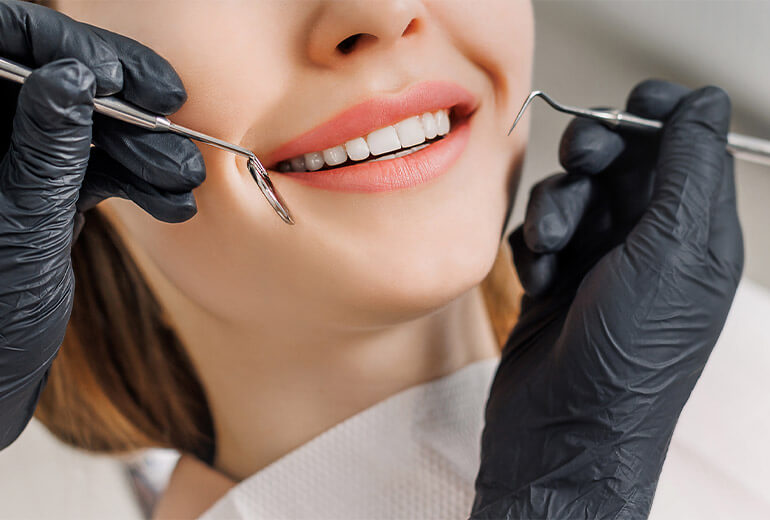 Comment les facettes en zirconium chez Cinik Dental règnent en maître Comment les facettes en zirconium chez Cinik Dental règnent en maître